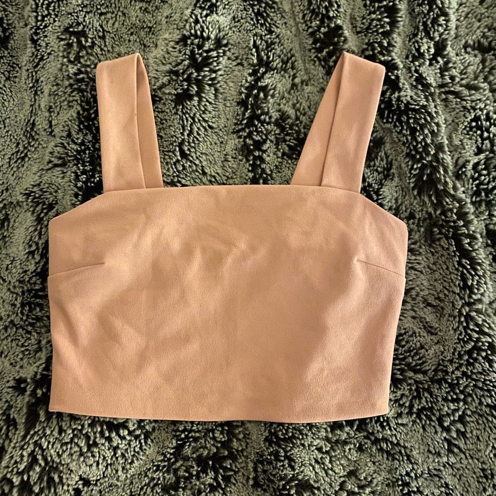 Super cute crop top from guess